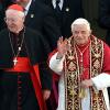 Der damalige Papst Benedikt XVI. und der damalige Münchner Erzbischof Friedrich Kardinal Wetter (links) im Jahr 2006.