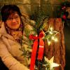 Heiß begehrt sind auf dem Obermeitinger Adventsmarkt die aufwendig gestalteten Weihnachtsdekorationen, die Daniela Steinbauer und die fleißigen Damen vom Bastelkreis angefertigt haben. 
