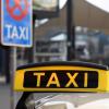 Sexuelle Übergriffe lösten in München Debatten über die Sicherheit für Frauen in Taxis aus. 	
