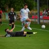 Eine gute Leistung zeigte der TSV Bobingen beim Bayernligisten in Landsberg. Am Ball Maximilian Krist (helles Trikot).