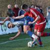 Aus der Traum vom Aufstieg: Der SSV Alsmoos-Petersdorf (weiße Trikots) verlor beim Spitzenreiter BC Rinnenthal mit 0:3 und hat nun kaum noch Chancen auf einen der ersten beiden Plätze. Foto: Adrian Goldberg