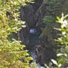 Die Ostrach fließt im Hintersteiner Tal durch eine tiefe Schlucht, die Eisenbreche. 	