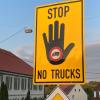 Auch von diesem Schild hat sich ein Lkw-Fahrer in Harburg nicht stoppen lassen.