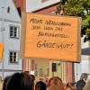 Hellmaierplatz: Rund 200 Impfgegner protestierten gegen Gesundheitsminister Jens Spahns Pläne