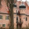 Das Schloss im Tapfheimer Ortsteil Donaumünster hat jetzt ganz offiziell seinen Besitzer gewechselt.