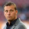 Markus Weinzierl will mit seiner Mannschaft in Stuttgart mit viel Mut antreten.