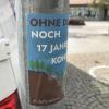 Solche Sticker wurden in den vergangenen Tagen an zahlreichen Stellen in Neuburg aufgeklebt.