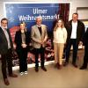 Sie sind Teil des Ulmer Weihnachtsmarkts: (von links) Jürgen Eilts (Ulm Messe), Sandra Walter (Ulmer City), OB Gunter Czisch, Rebecca Konrad (Fahrenkamp), Rainer Türke (Stadt Ulm) und Christian Zacherle (Polizei). 