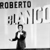 Roberto Blanco  am 16.7.1976 während der ZDF-Unterhaltungssendung "Roberto-Blanco- Show" in Wiesbaden. 