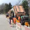 Die Asphaltierungsarbeiten in der Donauwörther Straße werden bald abgeschlossen sein.
