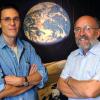 Für die Erforschung des Kosmos gewinnen drei Astronomen den Physik-Nobelpreis. Michel Mayor (rechts) und Didier Queloz dürfen sich freuen.