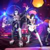 Die Musiker Gene Simmons (von links) Thommy Thayer und Paul Stanley von der Band Kiss touren durch Deutschland - angeblich zum letzten Mal.