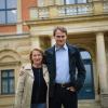 Dagmar Manzel, geboren 1958 in Ostberlin, und ihr Kollege Fabian Hinrichs bei einem Fototermin vor dem Bayreuther Festspielhaus. Am Sonntag ermitteln sie als Franken-Tatort-Team. 