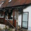 Nachdem der Eingangsbereich eines Hauses in Auchsesheim Feuer gefangen hatte, griffen die Nachbarn beherzt ein.