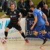 Einziger Spieler des TSV Nördlingen, der beim ersten Futsal-Endrundenturnier Donau im Januar 2020 auch schon dabei war: Alexander Schröter (links). Im blauen Trikot Christian Berghammer vom FSV Reimlingen.