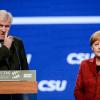 Schwieriges Verhältnis: Bundeskanzlerin Angela Merkel und CSU-Chef Horst Seehofer beim letzten Parteitag. 