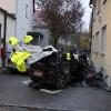Schrecklicher Unfall am Samstagmorgen mitten in Dietenheim: Ein Kleinwagen rast gegen eine Hauswand, vier junge Menschen sterben. 
