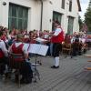 Das Blasorchester Biberbach (im Vordergrund) und die Stadtkapelle Kaufbeuren spielten zur Sommerserenade auf. 	