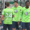 Die Wolfsburger um Stürmer Mario Gomez (M.) sind für die letzten beiden Spiele zuversichtlich.