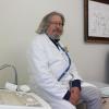 Der Burgauer Allgemeinmediziner Dr. Heinrich Jerg in seinem Behandlungszimmer. Am Donnerstag ist Schluss in der Praxis. 