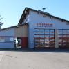 Die Gemeinde Schmiechen will für ihre Feuerwehr ein neues Fahrzeug erwerben, im Feuerwehrhaus ist Platz genug. 	