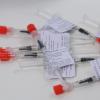 Pieksen gegen die Pandemie: Spritzen mit einem Impfstoff gegen das Coronavirus liegen in einer Klinik auf dem Tisch.
