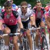 Bilder aus besseren Zeiten: Der Radsportler Jan Ullrich (Mitte) mit seinen Kollegen aus dem Team Telekom auf der zehnten Etappe der 88. Tour de France im Jahr 1996. Ein Jahr später holt sich Ullrich den ganz großen Sieg.