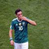 Fußball-Weltmeister Mesut Özil tritt aus der deutschen Nationalmannschaft zurück. 