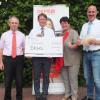 1500 Euro für die DKMS: (von links) Manfred Wiedemann (Sparkasse), Stefan Rößle (Landrat), Brigitte Lehenberger (DKMS) und Harald Müller (Bürgermeister).  	