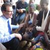 Entwicklungsminister Gerd Müller hat in den letzten Monaten einiges von der Welt gesehen. Unter anderem hat er eine Notfallklinik des Roten Kreuzes in Bangui besucht.