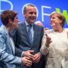 Annegret Kramp-Karrenbauer, CDU-Bundesvorsitzende, Manfred Weber, Europawahl-Spitzenkandidat, und Bundeskanzlerin Angela Merkel demonstrieren Zusammenhalt vor der Europawahl.