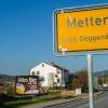 In Metten im Kreis Deggendorf haben Unbekannte einen Anschlag auf das Haus der AfD-Politikerin Katrin Ebner-Steiner verübt.