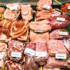 Bis ins Jahr 2050 rechnet die FAO mit 80 Prozent mehr Fleischkonsum. Angesichts Klimawandel und Bevölkerungswachstum fordern viele, dem entgegenzuwirken. 