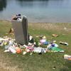 Jede Menge Müll hinterließen Badegäste am vergangenen Wochenende am Ufer des Ilsesees. Die Stadt hat in dieser Woche Gegenmaßnahmen ergriffen.