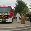 Das neue Löschfahrzeug der Freiwilligen Feuerwehr Oberndorf hat Pfarrer Ivan Novosel geweiht. 	