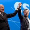 Der Machtkampf ist vorüber: CSU-Chef Horst Seehofer und Markus Söder demonstrieren neue Einigkeit.