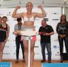 Was Nikki Adler wiegt, ist kein großes Geheimnis. 74,6 Kilogramm bringt die Augsburger Boxerin auf die Waage. 	