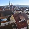 Nur ganz wenige PV-Anlagen gibt es bislang in der Wemdinger Altstadt. Lassen die Denkmalbehörden bald mehr zu?