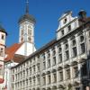 Auch die Studienkirche gehört zur Dillinger Akademie. Seit Februar leitet Alfred Kotter die zentrale Einrichtung für Bayerns Lehrer. Doch auch andere sollen die Schätze der ehemaligen Universität sehen können. Doch gerade wenn es um den Bibliothekssaal geht, ist das gar nicht so einfach. 