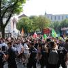 Auf dem Theatervorplatz in Ingolstadt wurde es bei der Kundgebung der AfD und der Gegenkundgebung rund um das Aktionsbündnis „Ingolstadt ist bunt“ laut. 