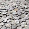 Funde wie diese faszinieren: 2021 entdeckte die Stadtarchäologie in Augsburg einen römischen Schatz mit knapp 5600 Silbermünzen aus dem ersten und zweiten Jahrhundert nach Christi Geburt.
