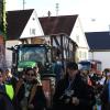 Das Ende der fünften Jahreszeit bildet im Landkreis Günzburg der Gaudiwurm im Altort Jettingen. Ausgelassen feierten die Narren bei bestem Wetter den Saison-Endspurt.