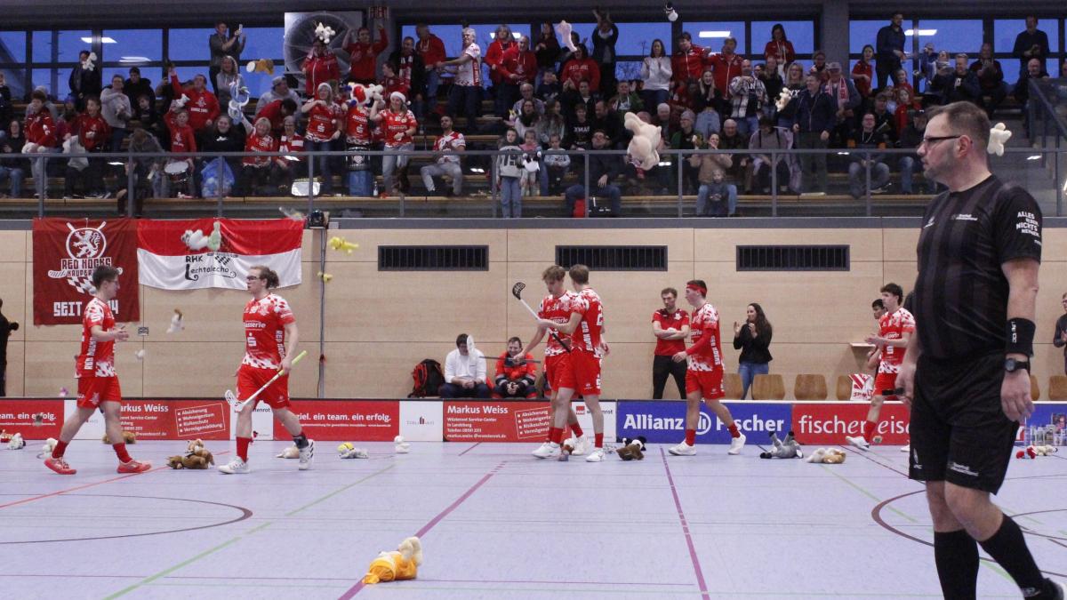 Floorball-Bundesliga: In Kaufering Fliegen Kuscheltiere