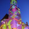 Die Aichacher Stadtpfarrkirche wurde während der Kunstnacht farbenfroh beleuchtet.