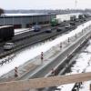 Neue Autobahn 1 durchlöchert - Asphalt bröselt weg