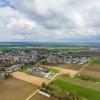 Am Ortsrand von Donaualtheim (rechts im Vordergrund) plant ein Landwirt einen Mastbullenstall und eine Biogasanlage. 