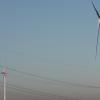 Vor gut einem Jahr gingen im November und Dezember 2014 die beiden Windenergieanlagen in der Gemeinde Lamerdingen (im Bild eine davon) mit einer Nennleistung von jeweils 2,4 Megawatt ans Netz. 