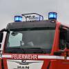 Die Feuerwehr in Neresheim musste eine angezündete Lkw-Plane löschen.