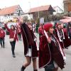 Mehrere Tausend Besucherinnen und Besucher säumten die Straßen, um mit dem Kötzer Narren Club Fasching zu feiern.