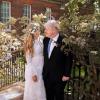 Der britische Premierminister Boris Johnson und seine Frau Carrie Johnson. Das Foto ist nach der Hochzeit im kleinen Kreis im Jahr 2021 aufgenommen worden.